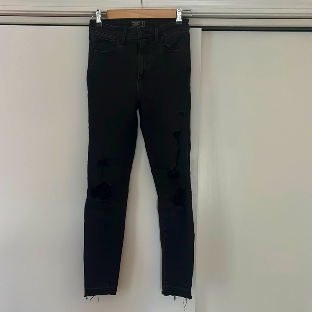Abercrombie & Fitch distressed black skinny jeans - size 25/0